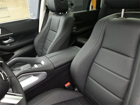 New 2026 Mercedes-Benz GLS 450 4MATIC image 14
