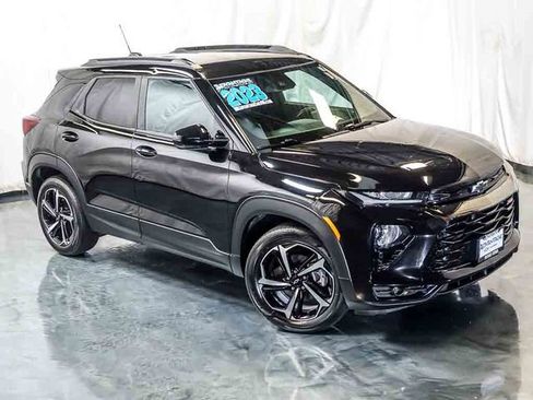 Used 2023 Chevrolet TrailBlazer RS w/ Convenience Package FWD image 6