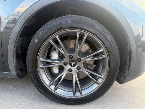 Used 2025 Tesla Model Y Long Range AWD/4WD image 27