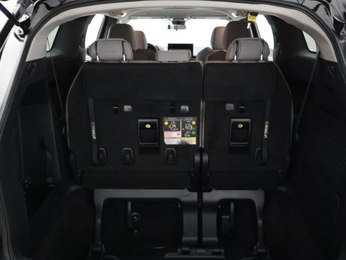 Certified 2025 Toyota Sienna LE image 21