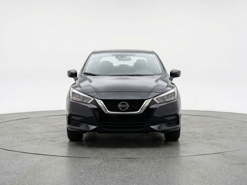 Used 2025 Nissan Versa SV FWD image 2
