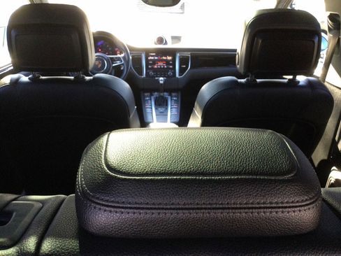 Used 2018 Porsche Macan Sport Edition image 23