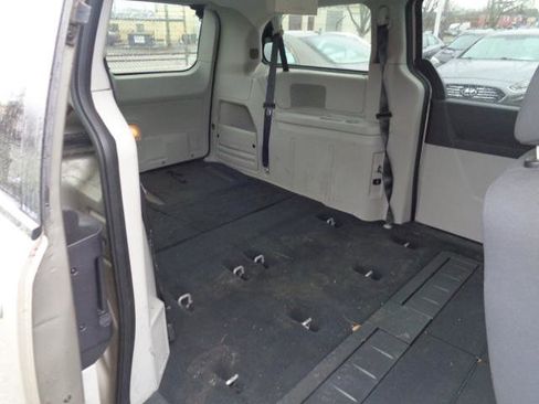 Used 2009 Dodge Grand Caravan SXT image 9