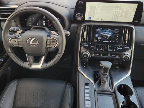 Used 2026 Lexus LX 600 4WD w/ Appearance Package image 28