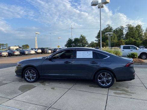 Used 2023 Honda Accord EX-L image 7