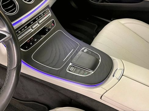 Used 2022 Mercedes-Benz E 350 4MATIC Sedan image 17