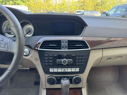 Used 2014 Mercedes-Benz C 250 Sedan image 34