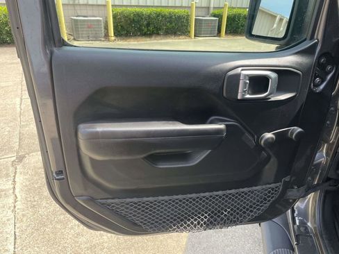 Used 2018 Jeep Wrangler Unlimited Sport AWD/4WD image 15