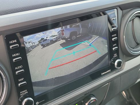 Used 2023 Toyota Tacoma TRD Sport w/ Technology Package AWD/4WD image 10
