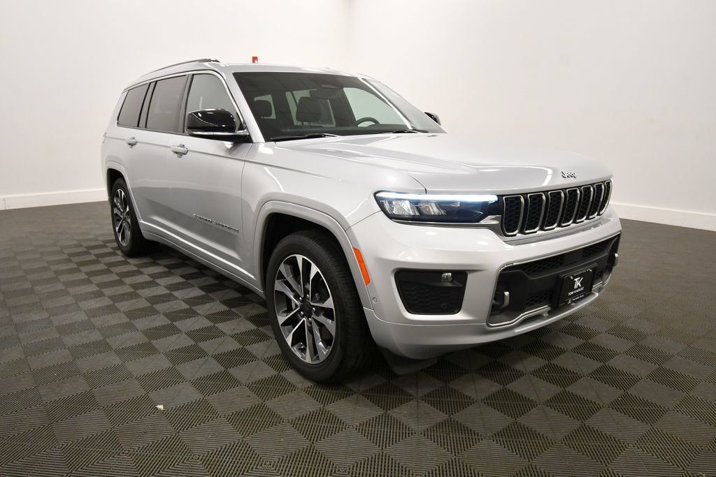 Used 2024 Jeep Grand Cherokee L Overland w/ Trailer Tow Package AWD/4WD image 10