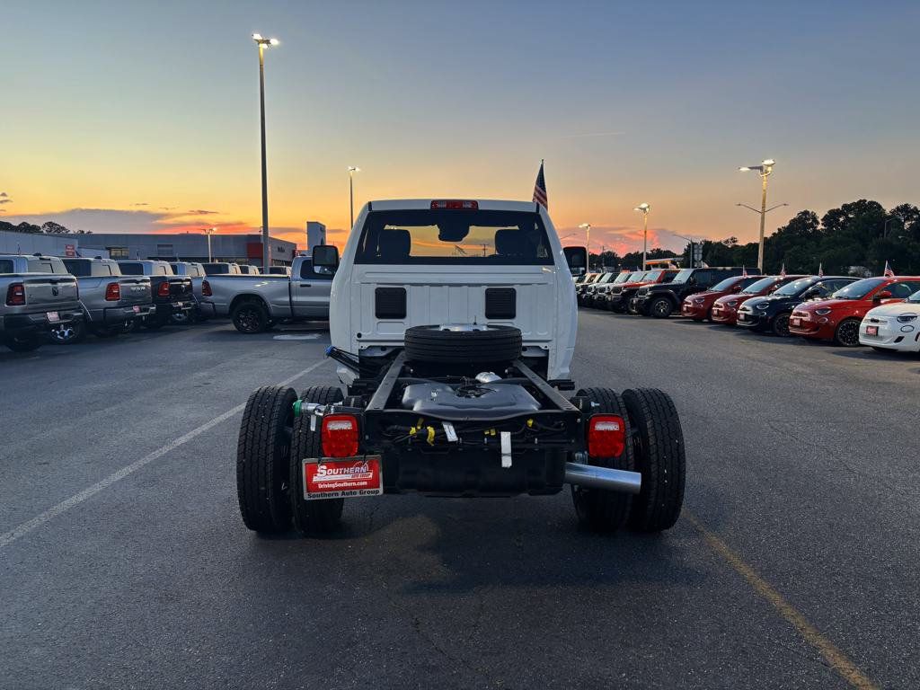 New 2024 RAM 5500 Tradesman w/ Safety Group AWD/4WD image 4