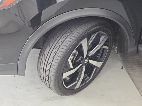 Certified 2022 Nissan Rogue Sport SL w/ Premium Package AWD/4WD image 32