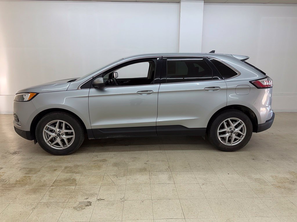 Used 2024 Ford Edge SEL w/ Convenience Package AWD/4WD image 2