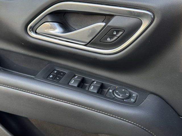 Used 2021 Chevrolet Suburban LT AWD/4WD image 24