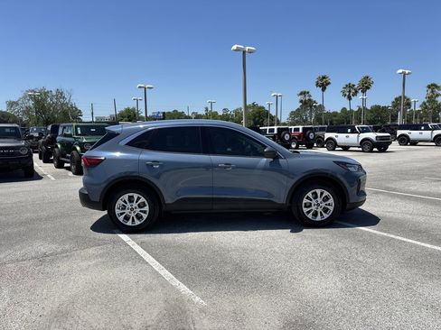 Used 2024 Ford Escape Active w/ Tech Pack #1 FWD image 2