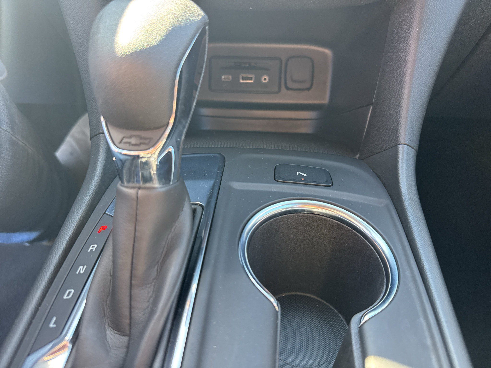 Used 2024 Chevrolet Equinox LT FWD image 14