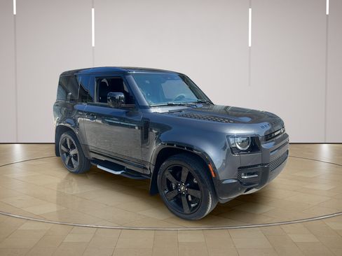 Used 2023 Land Rover Defender 90 V8 AWD/4WD image 9