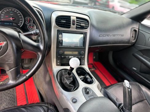 Used 2005 Chevrolet Corvette Convertible w/ Preferred Equipment Group image 19