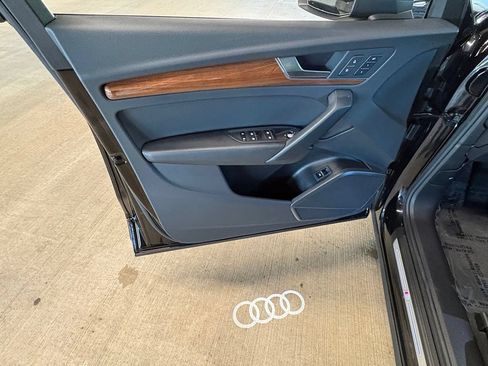 Used 2023 Audi Q5 2.0T Premium w/ Convenience Package AWD/4WD image 19
