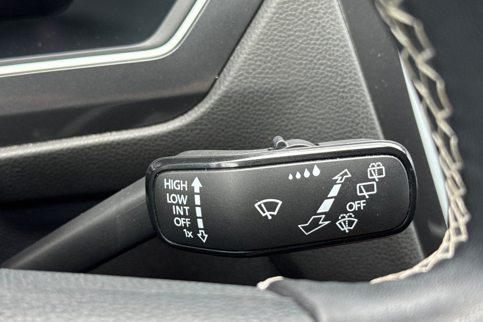 Used 2024 Volkswagen Tiguan Wolfsburg Edition FWD image 35