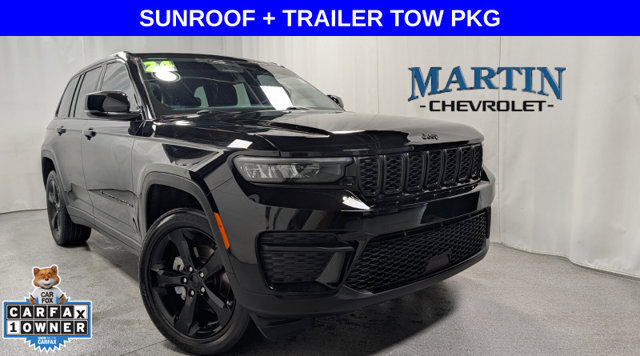 Used 2024 Jeep Grand Cherokee Altitude AWD/4WD image 1