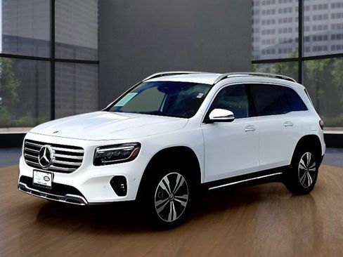Used 2024 Mercedes-Benz GLB 250 image 1
