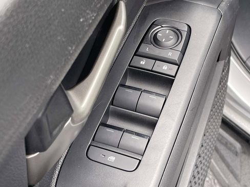 Used 2024 Toyota Tacoma TRD Sport AWD/4WD image 15