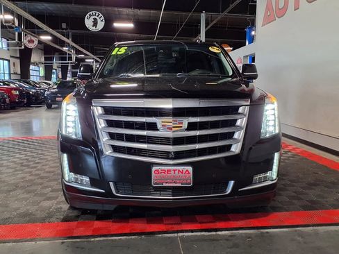 Used 2016 Cadillac Escalade ESV Luxury AWD/4WD image 2