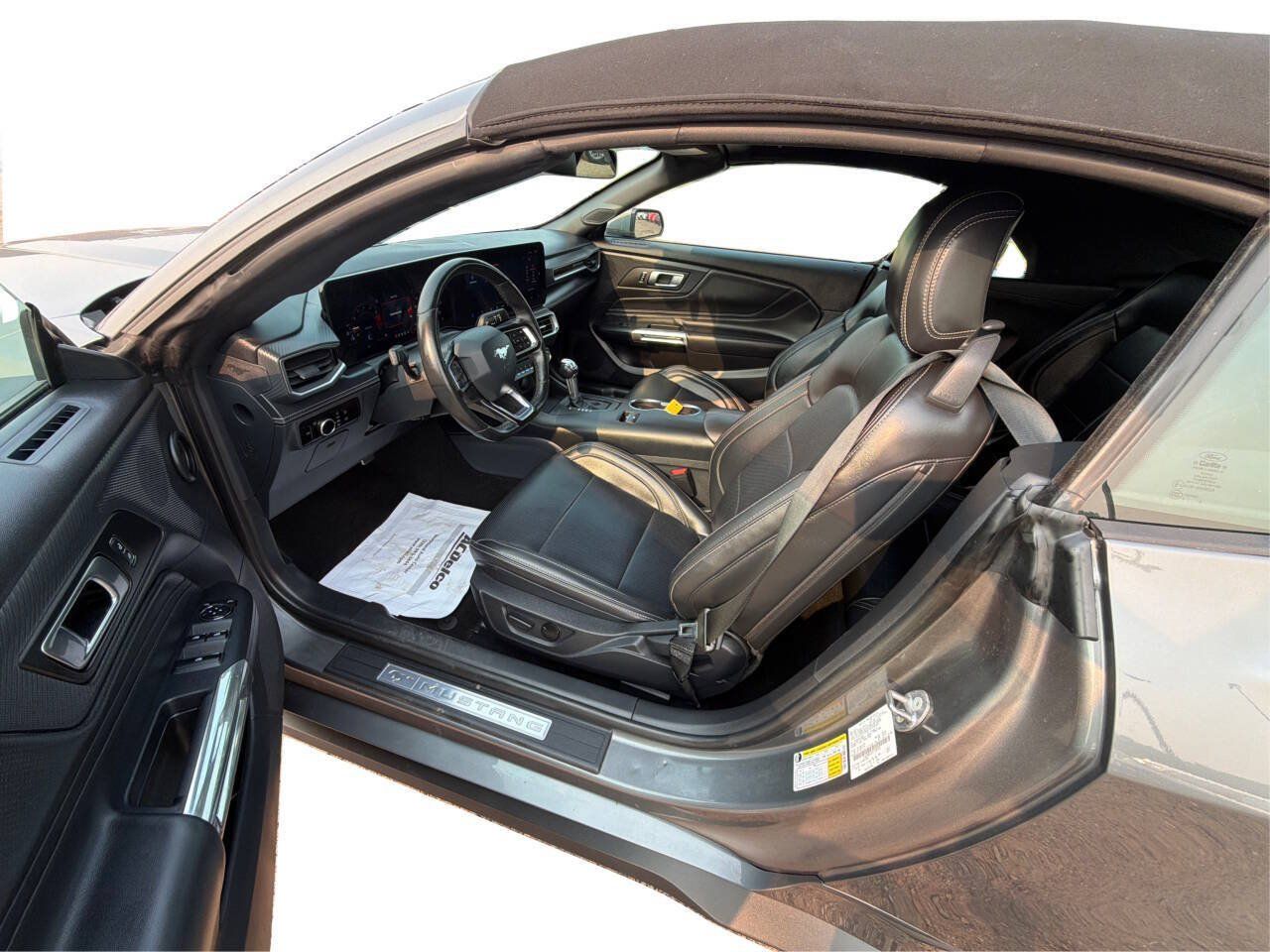 Used 2025 Ford Mustang Premium RWD image 9