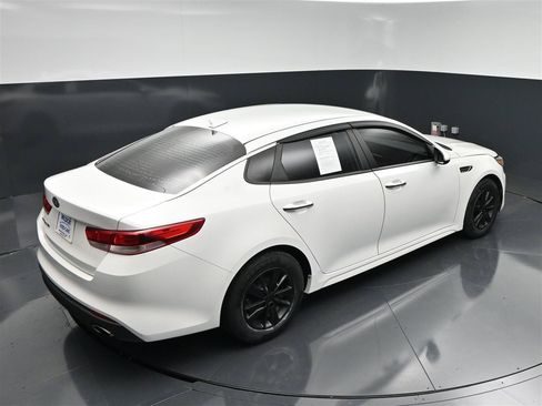 Used 2018 Kia Optima LX FWD image 24