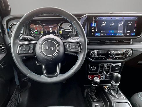 Used 2024 Jeep Wrangler Unlimited Rubicon 4xe AWD/4WD image 8