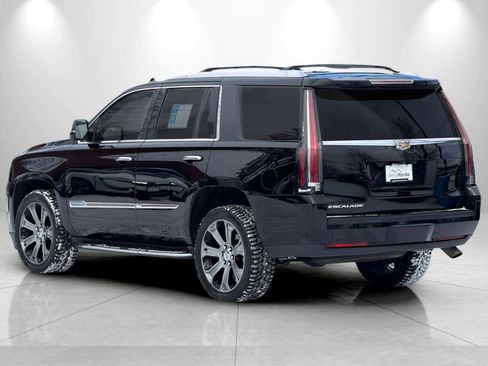 Used 2017 Cadillac Escalade Luxury image 6