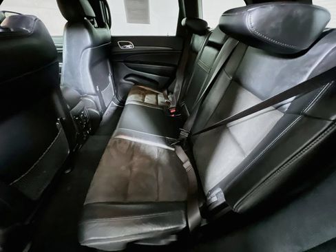 Used 2021 Jeep Grand Cherokee Laredo X AWD/4WD image 19