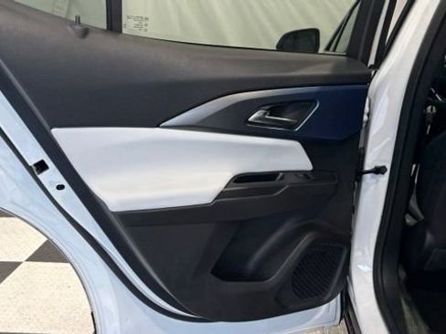 New 2025 Chevrolet Equinox EV LT FWD image 20
