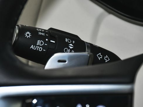 Used 2025 Land Rover Range Rover SE image 49