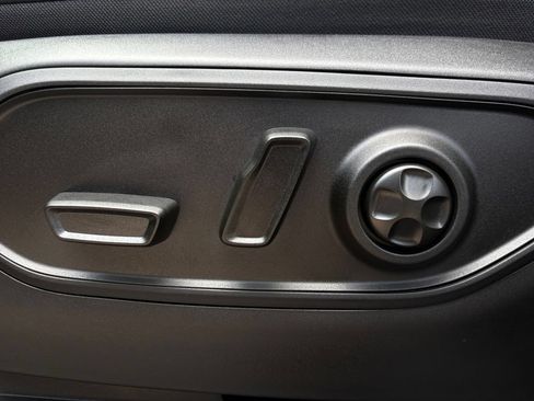 New 2026 Jeep Grand Cherokee L 2WD image 12