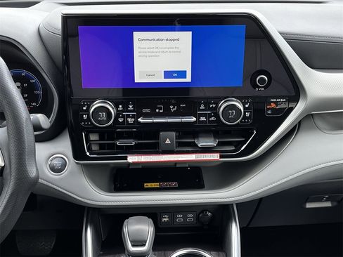 Used 2025 Toyota Highlander Platinum image 15