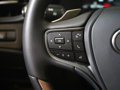 Used 2023 Lexus ES 350 Ultra Luxury w/ Accessory Package (Z2) FWD image 16
