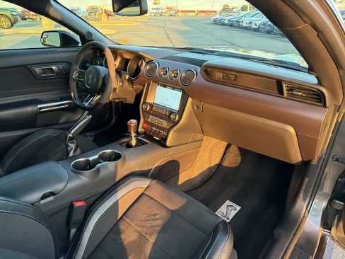 Used 2017 Ford Mustang Shelby GT350 image 18