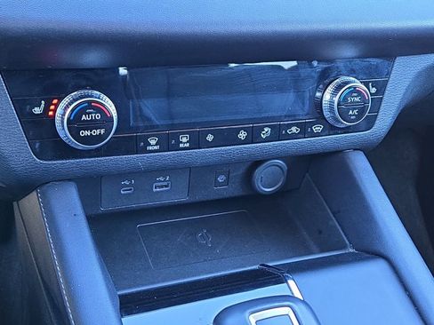 Used 2024 Mitsubishi Outlander SE image 28