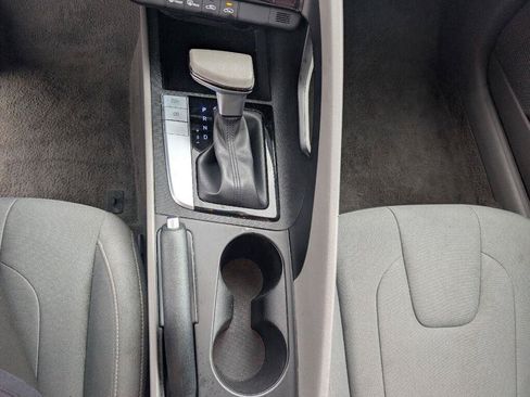 Used 2024 Hyundai Elantra SEL FWD image 31