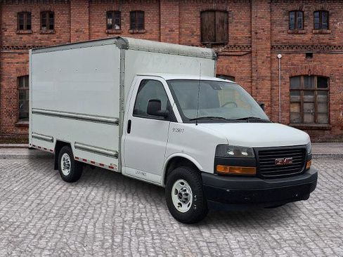 Used 2021 GMC Savana 3500 w/ Power Convenience Package image 3