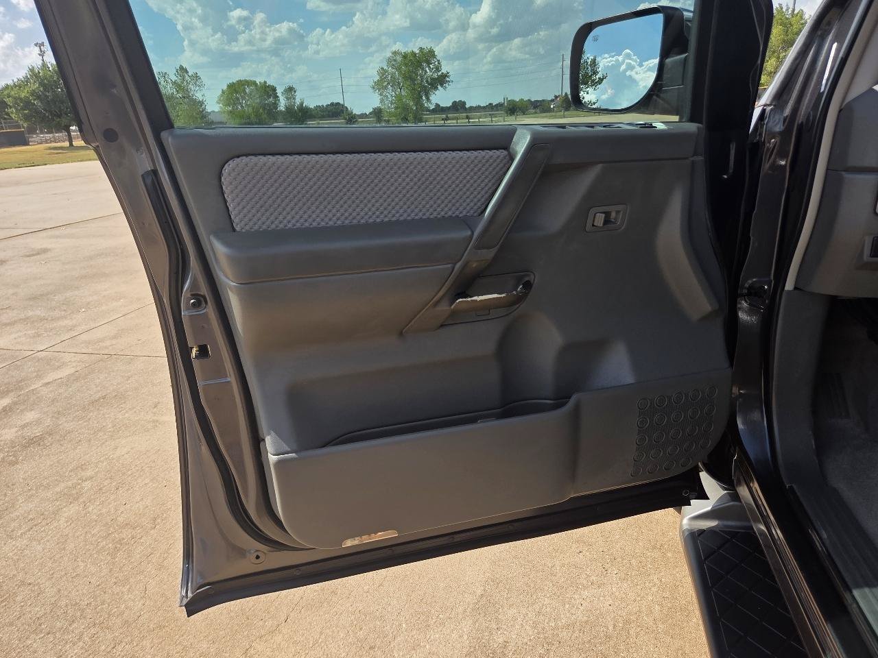Used 2005 Nissan Armada SE RWD image 15
