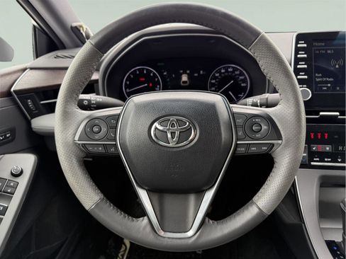 Used 2019 Toyota Avalon Limited image 14