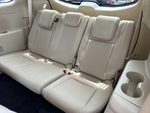 Used 2018 Toyota Highlander XLE image 17