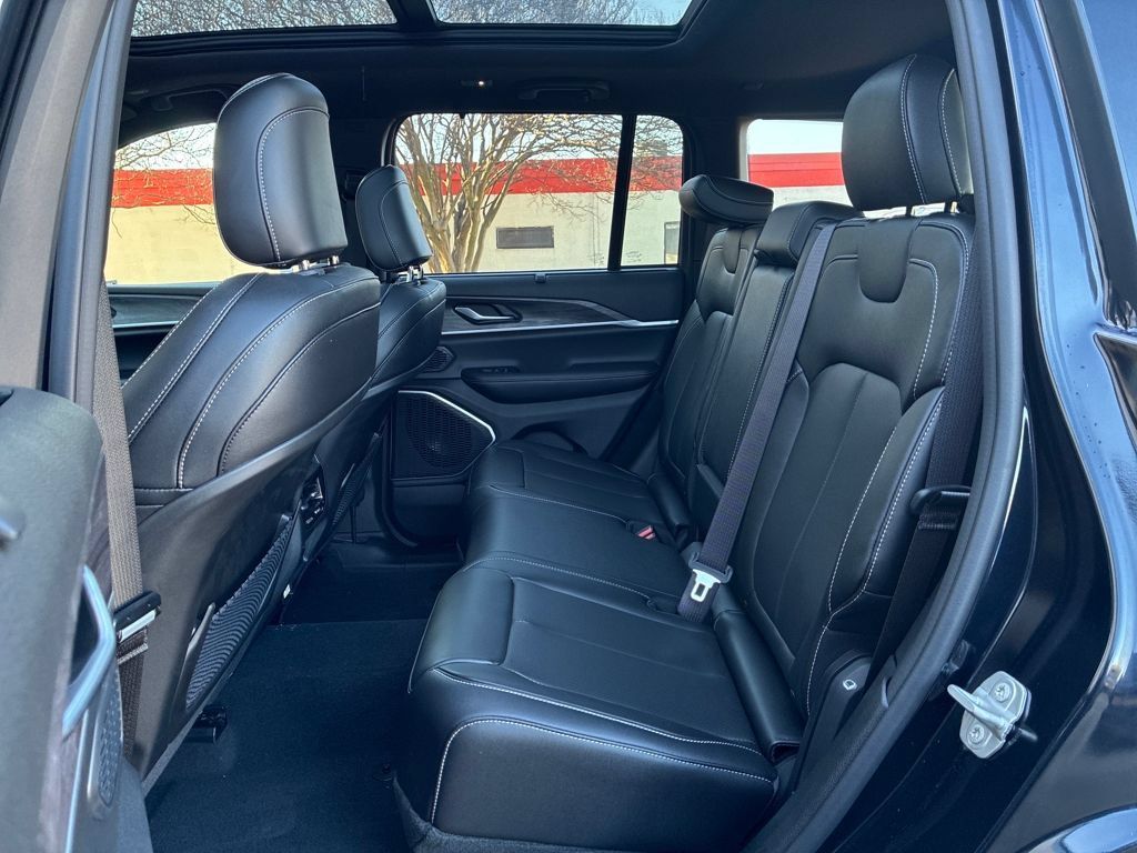 New 2024 Jeep Grand Cherokee Limited 4xe w/ Luxury Tech Group II AWD/4WD image 10