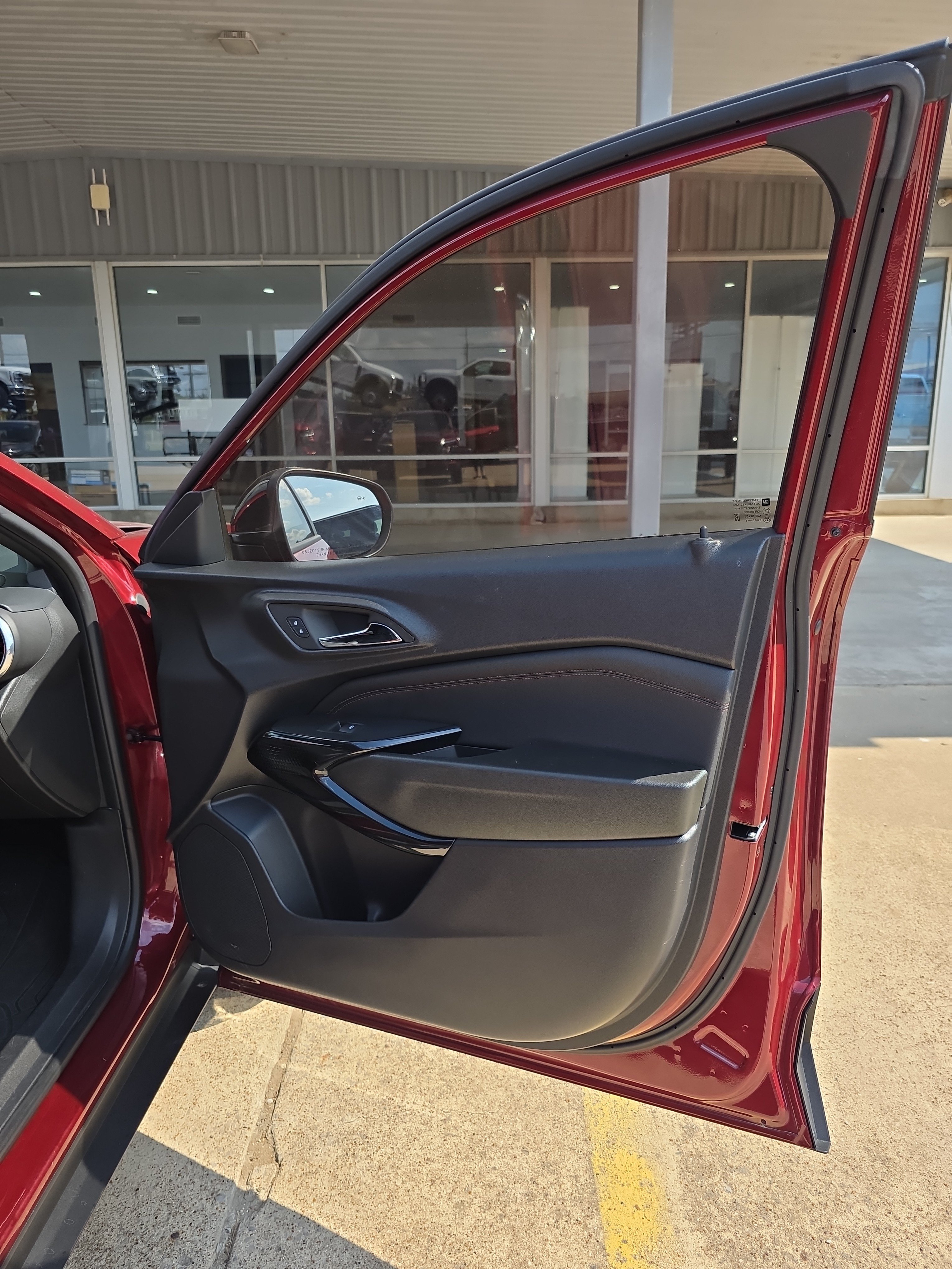 Used 2024 Chevrolet Trax RS w/ Driver Confidence Package FWD image 26