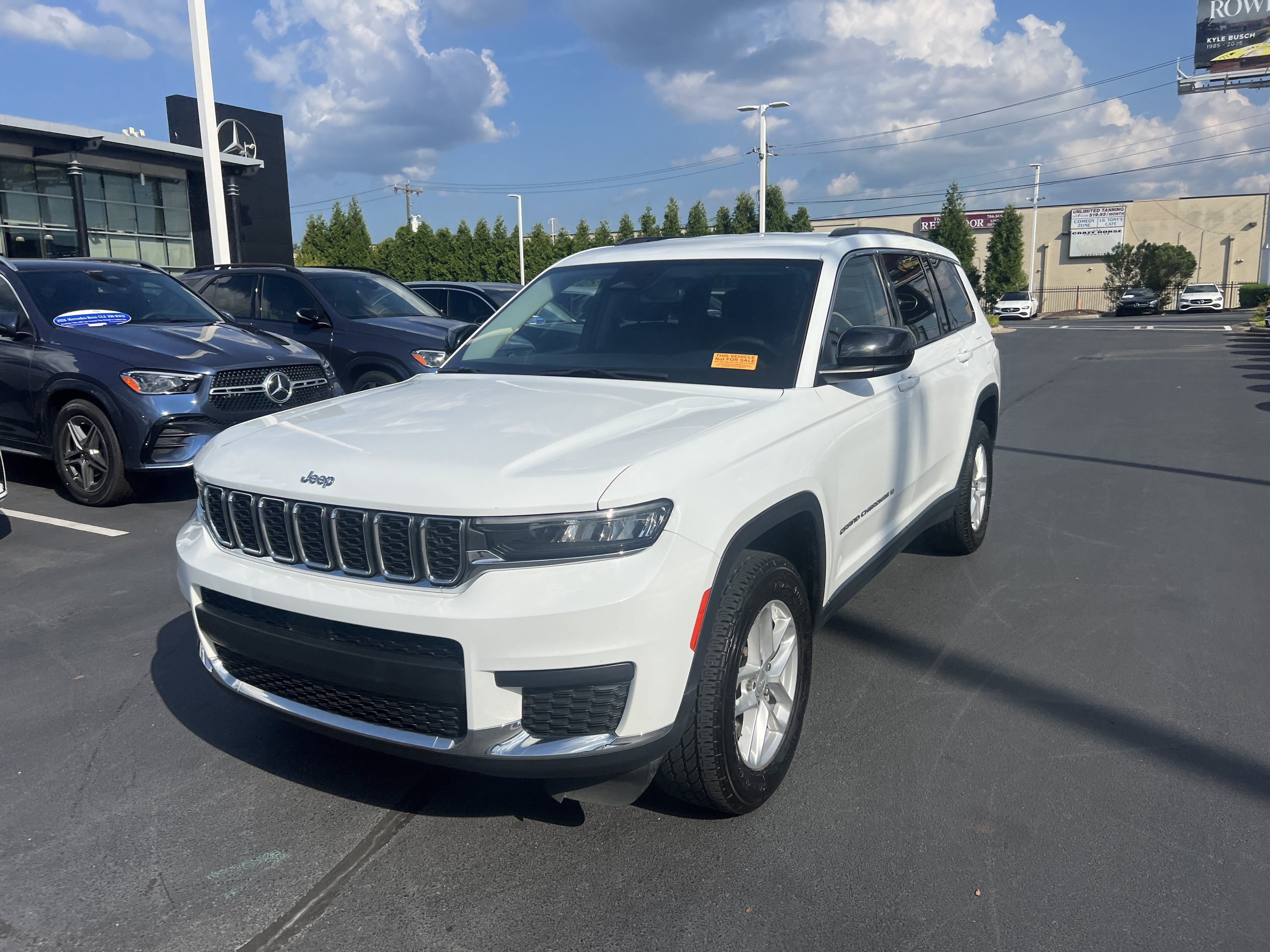 Used 2023 Jeep Grand Cherokee L Laredo AWD/4WD image 5