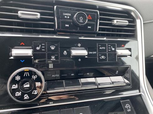 New 2025 Nissan Armada SL w/ Captain's Chari Seat Package image 7