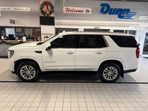 Used 2024 GMC Yukon SLT w/ SLT Luxury Package image 6